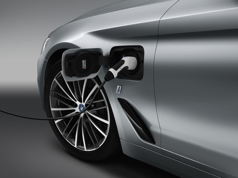 bmw-530e-iperforamnce