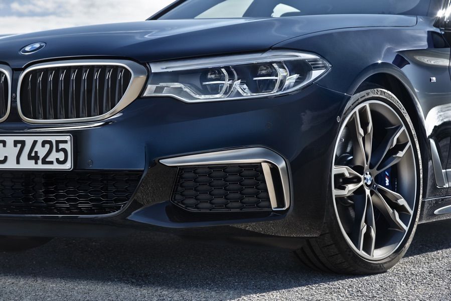 BMW-550i-G30-2017