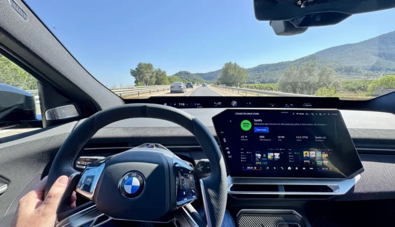 BMW iX3 Conduite Autonome Highway Assistant