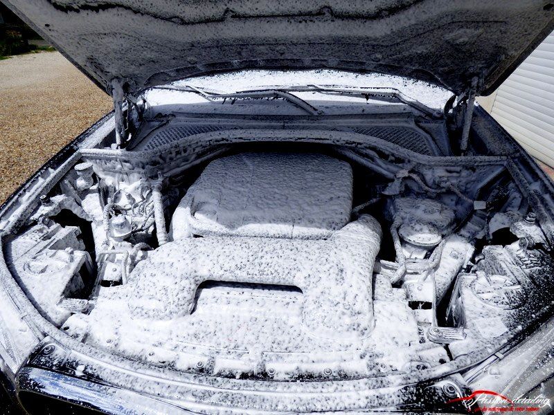 Nettoyer-Compartiment-Moteur-BMW