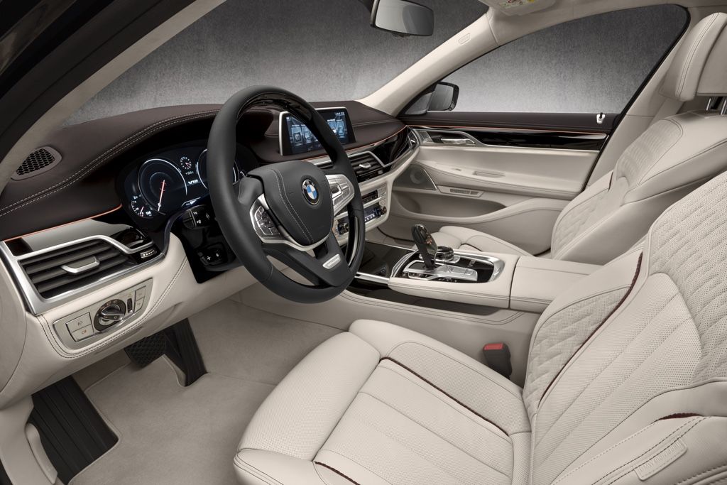 Nouvelle-BMW-M760Li-xDrive-
